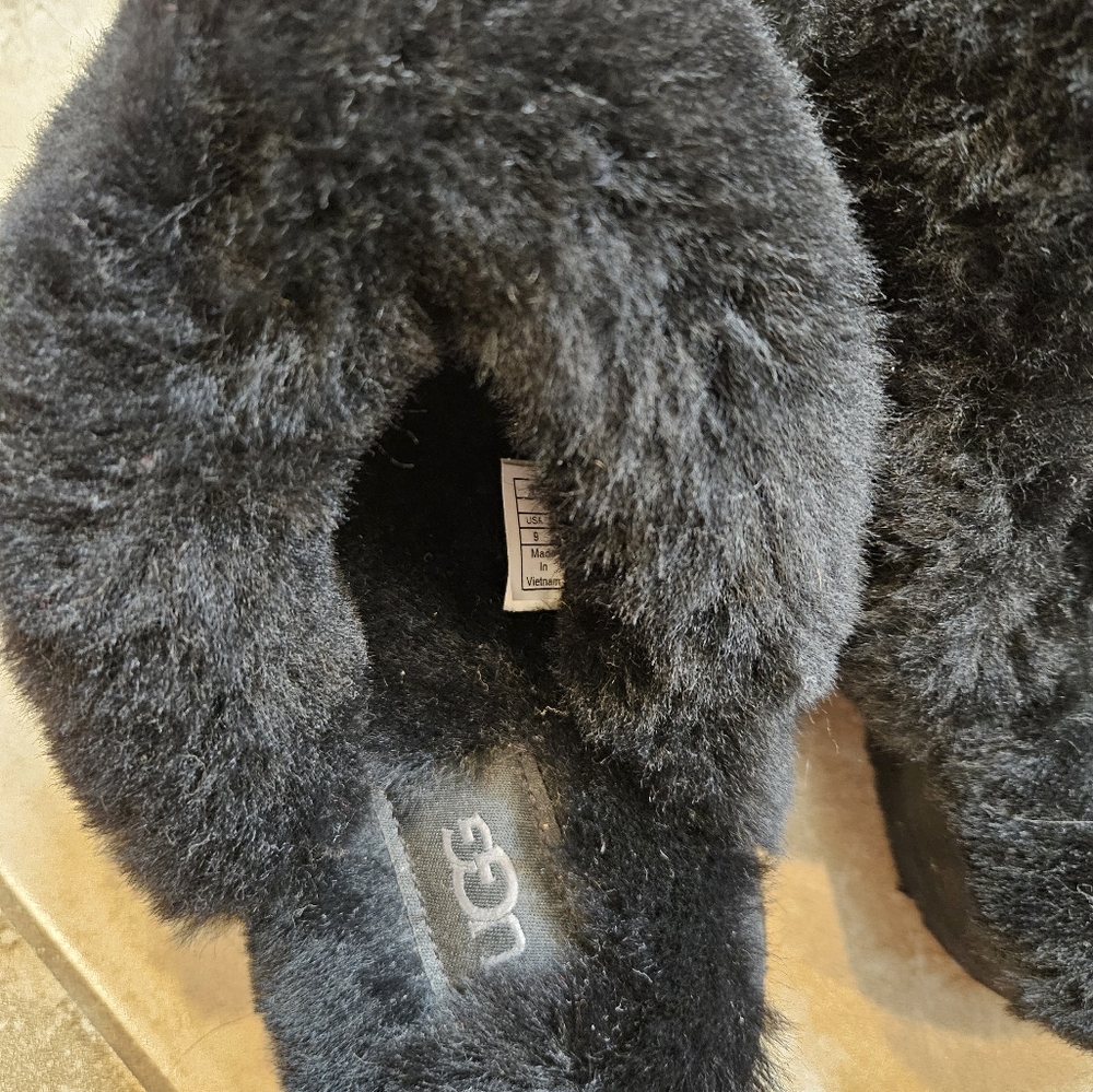 UGG slip on - Picture 5 of 7